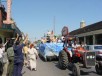 Thumbs/tn_Giving out beads.jpg